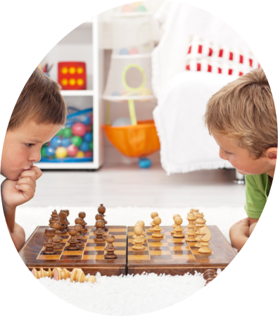 kids-playing-chess